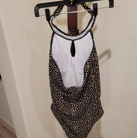 Halter style 1-piece swimsuit, size M - Picture 4 of 8